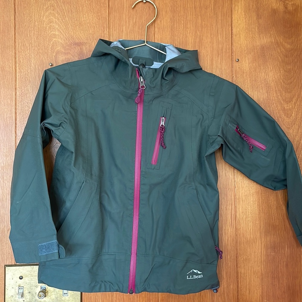 EUC L.L. Bean Girl’s Pathfinder Shell